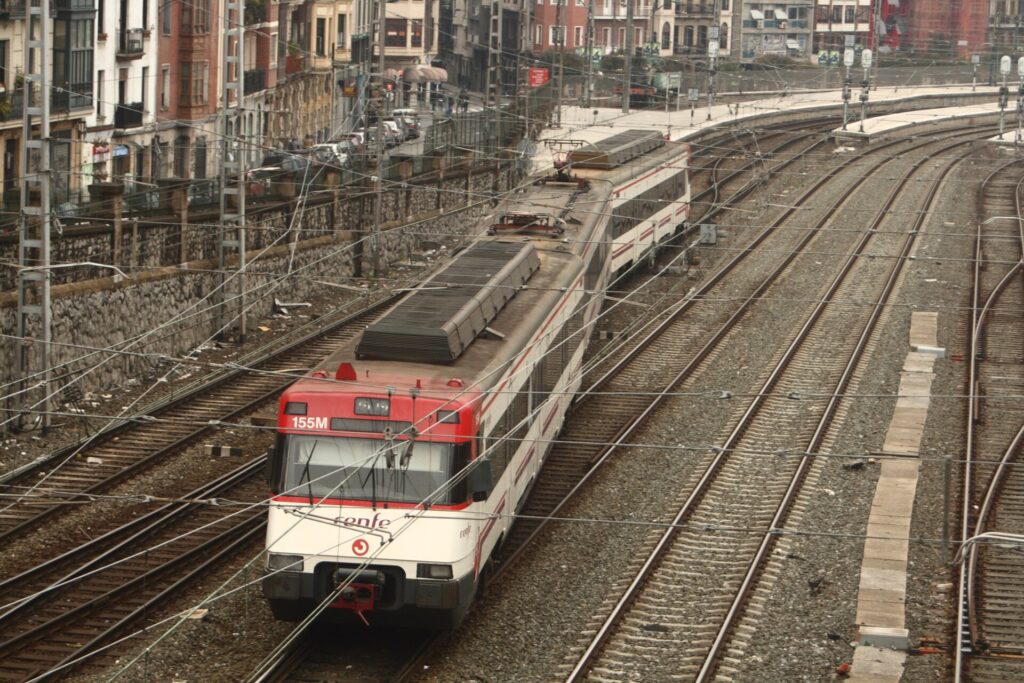A Spanish commuter train of the kind that runs from Valencia to Bunol